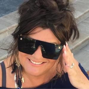 Meet your Posher, Denise